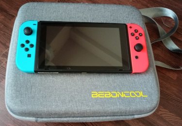 【レビュー】BEBONCOOL Nintendo Switch収納ショルダーバッグ、中身をしっかり格納で大容量